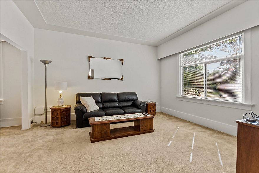 2461 Dundas Street