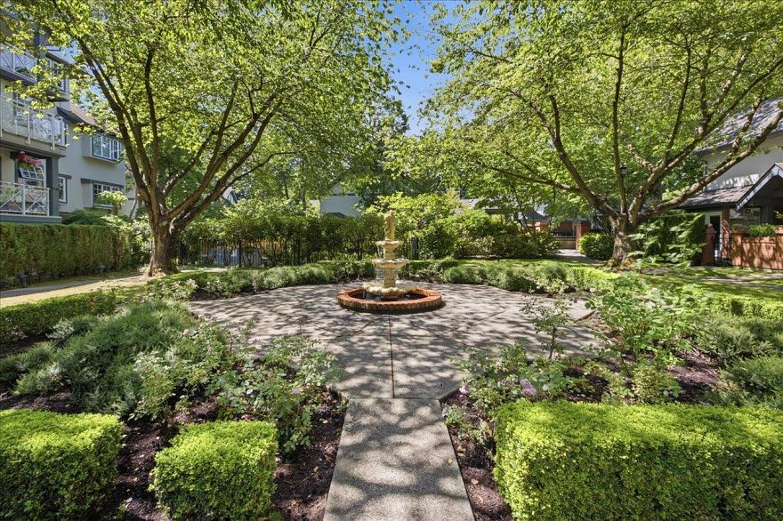 308 5880 Hampton Place