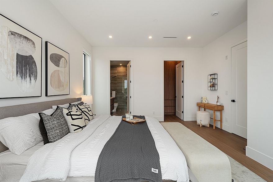 948 W 57th Avenue