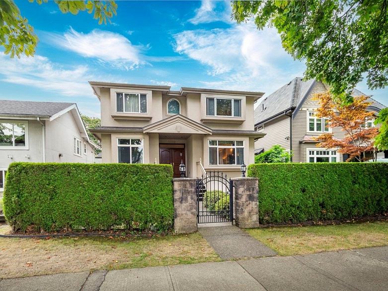 3262 W 12th Avenue