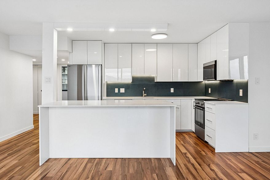 1203 2077 Nelson Street