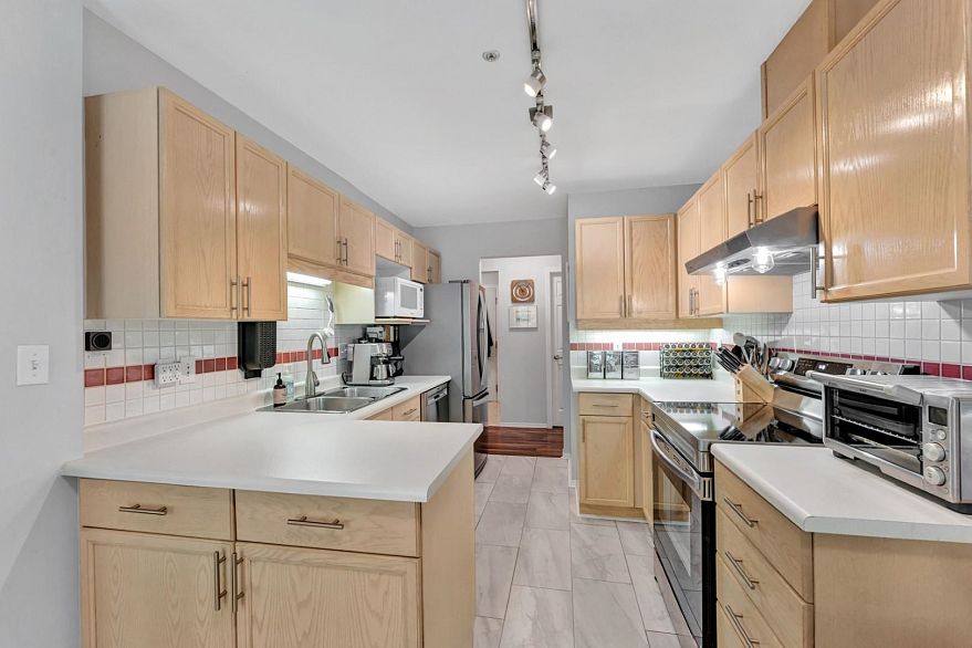 306 3400 SE Marine Drive