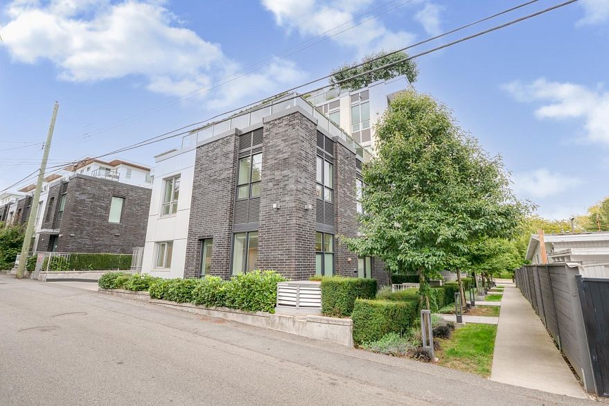 6739 Cambie Street