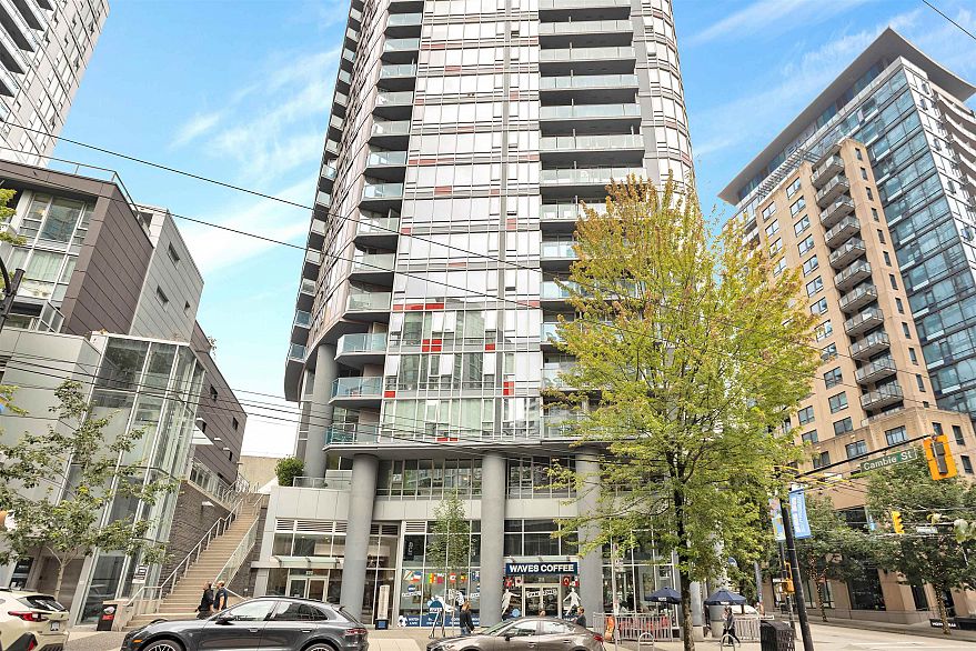 502 233 Robson Street