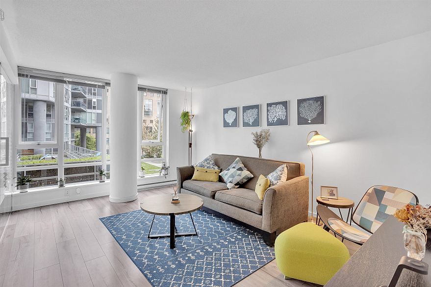502 233 Robson Street