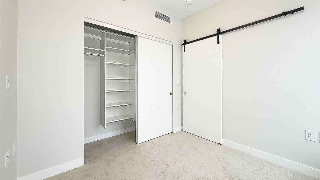 1406 3430 E Kent Avenue South