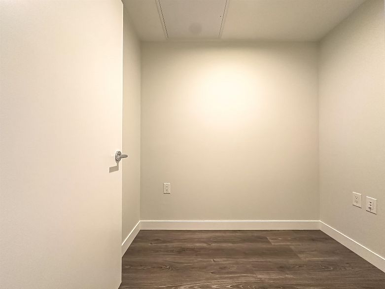 1406 3430 E Kent Avenue South