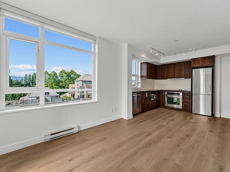 710 2228 W Broadway