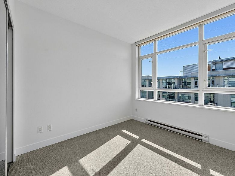 710 2228 W Broadway