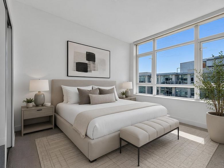 710 2228 W Broadway