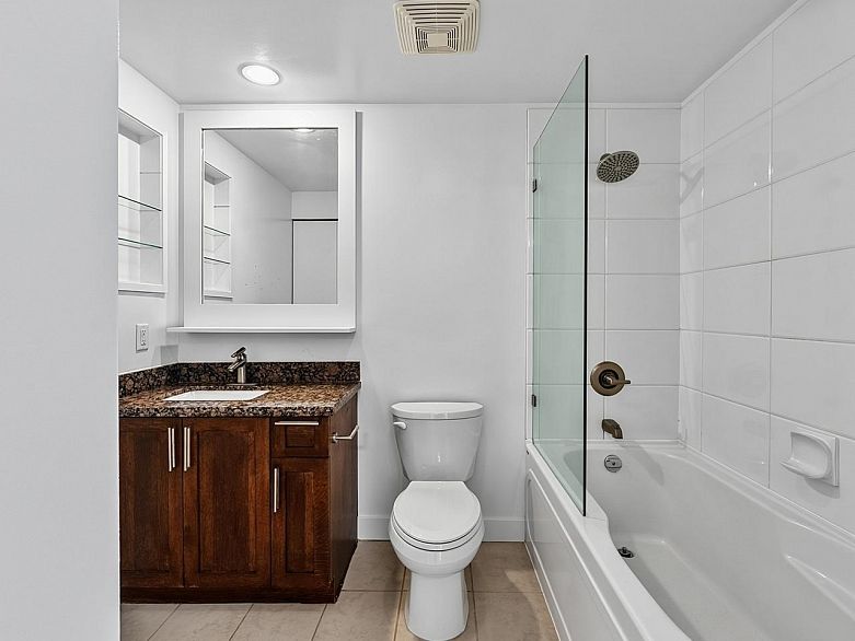 710 2228 W Broadway