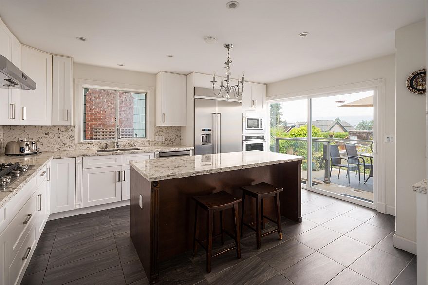 4333 Locarno Crescent