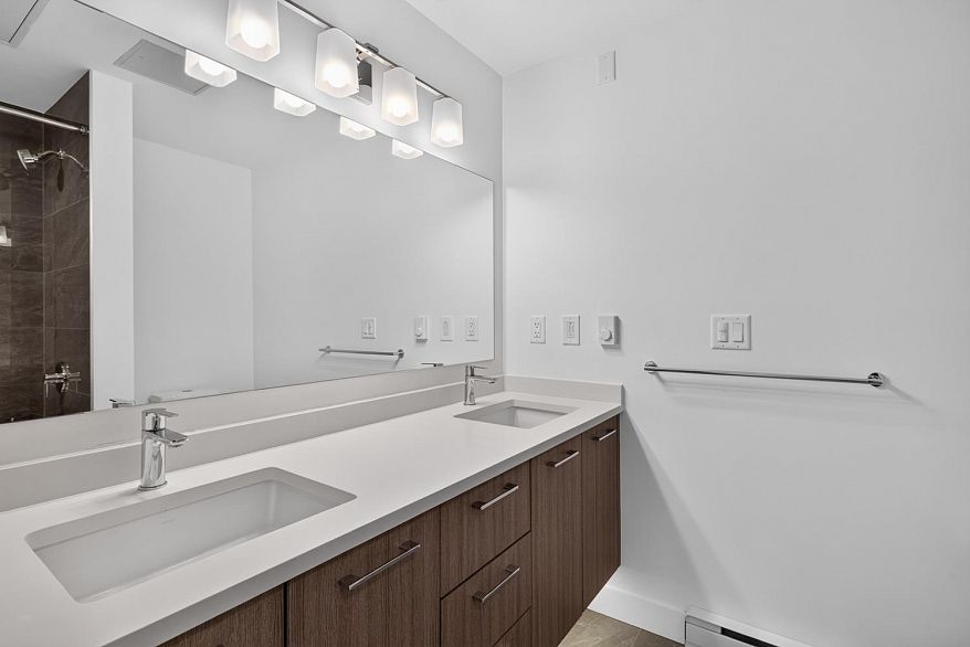 561 W 29th Avenue