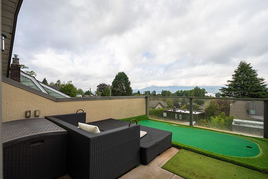 4333 Locarno Crescent