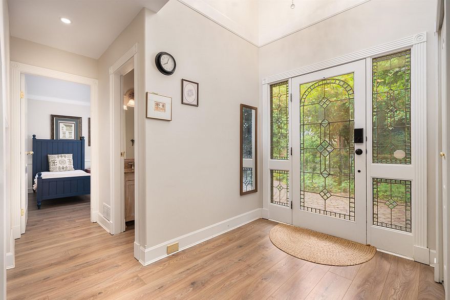 4333 Locarno Crescent