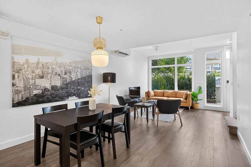 561 W 29th Avenue