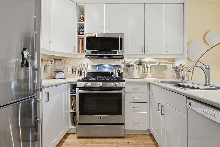 123 3440 W Broadway