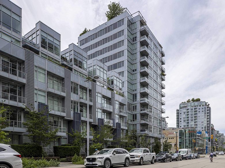 1508 108 E 1st Avenue