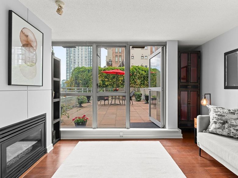 401 1238 Richards Street