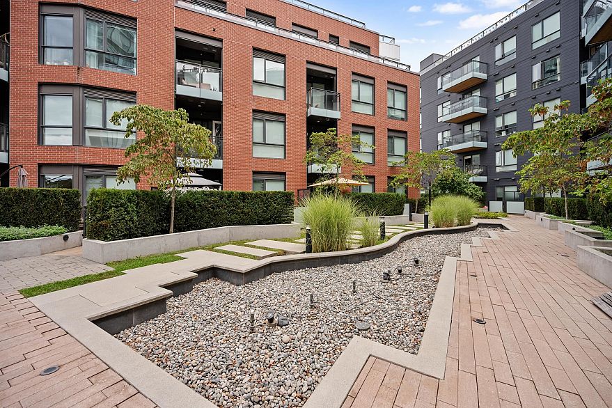 1306 3581 E Kent Avenue North
