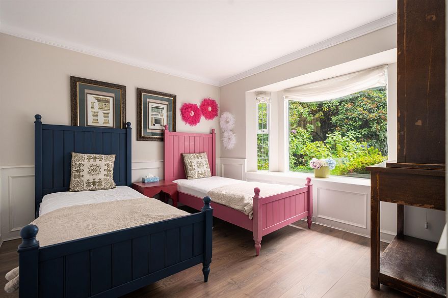 4333 Locarno Crescent