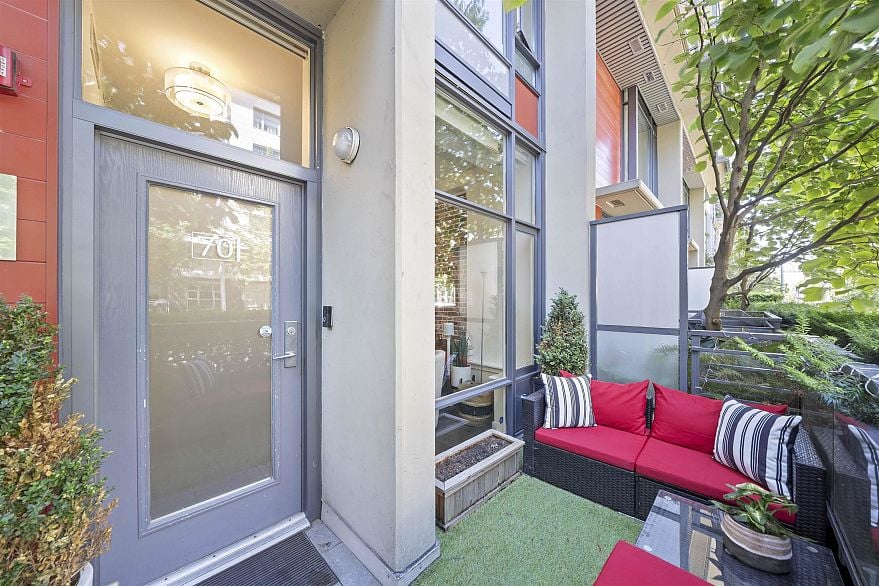 70 W 1st Avenue