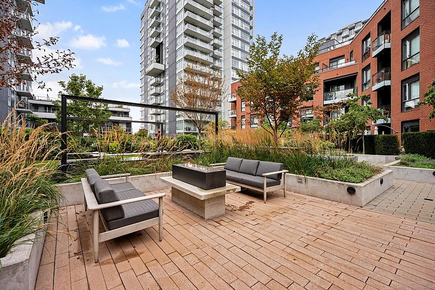 1306 3581 E Kent Avenue North
