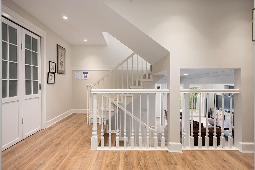 4333 Locarno Crescent