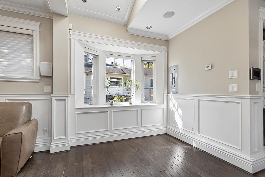 1441 W 49th Avenue