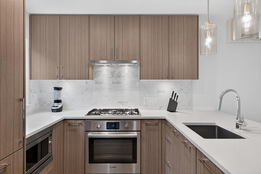 561 W 29th Avenue