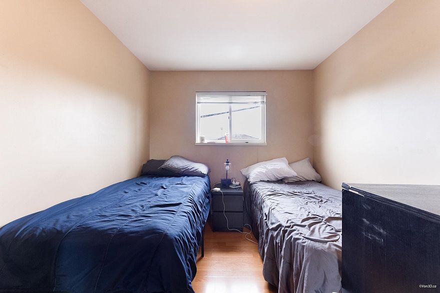 3207 Vimy Crescent