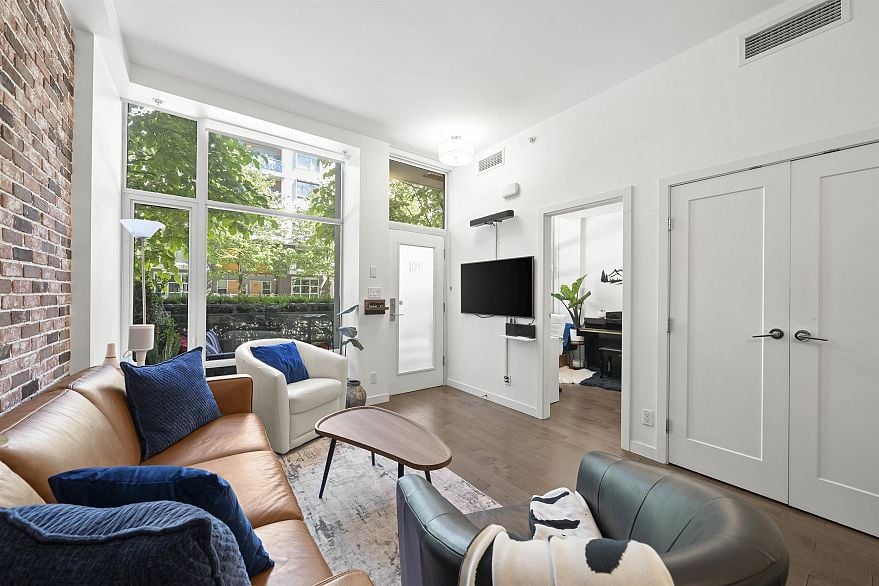 70 W 1st Avenue
