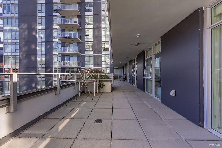 409 3581 E Kent Avenue North