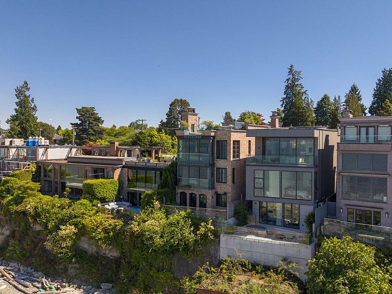 3305 Point Grey Road