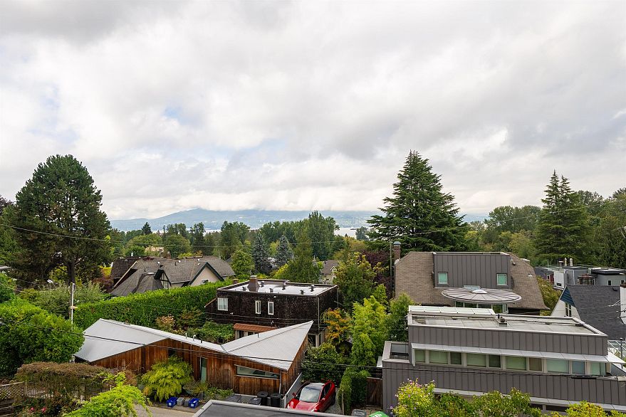4333 Locarno Crescent