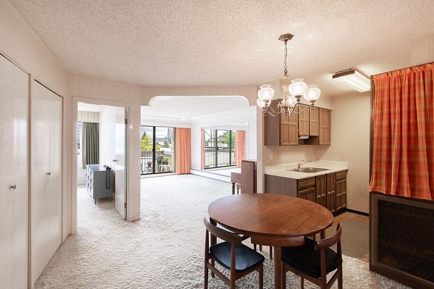 305 2080 Maple Street