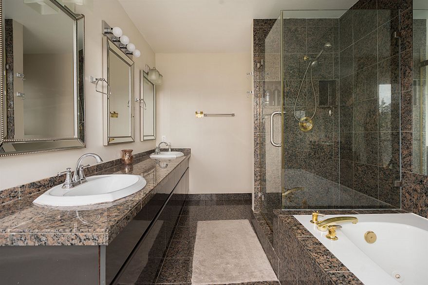 4333 Locarno Crescent