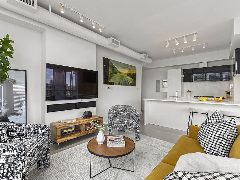 1508 108 E 1st Avenue