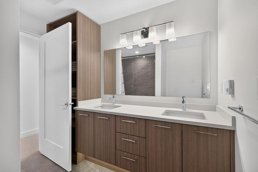 561 W 29th Avenue