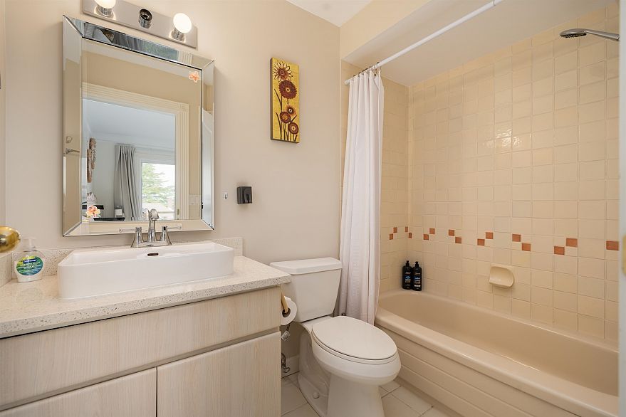 4333 Locarno Crescent
