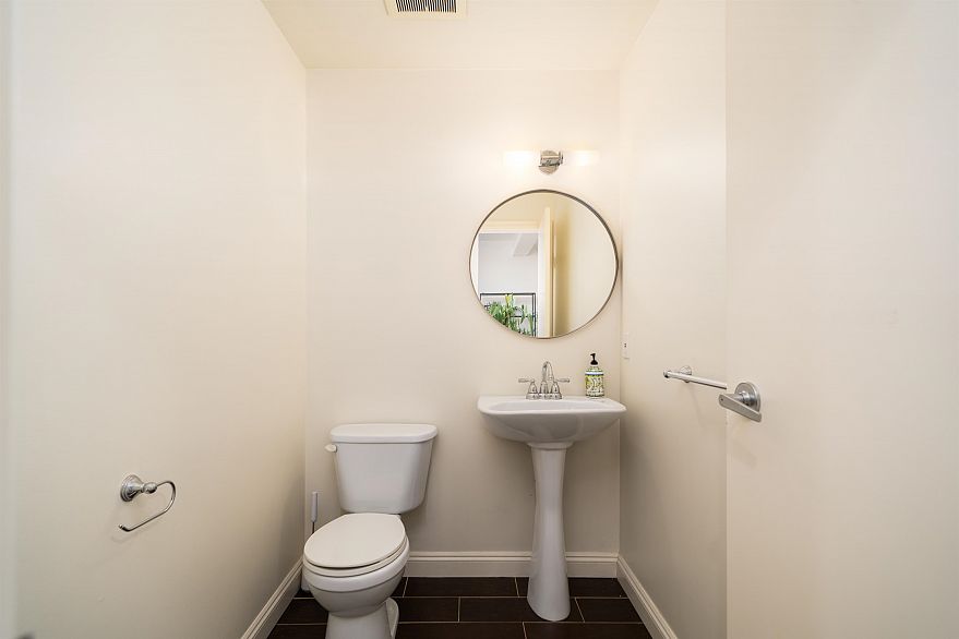 2537 Woodland Drive