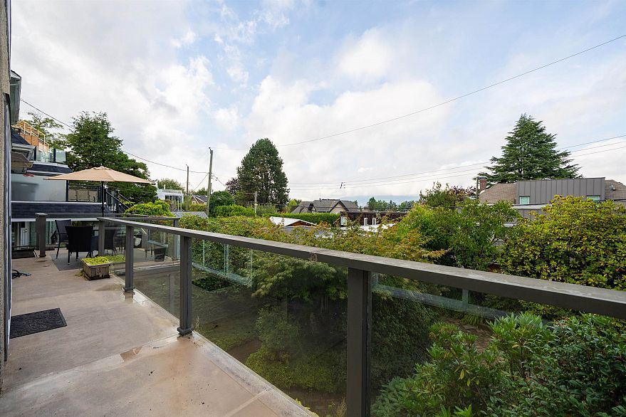4333 Locarno Crescent