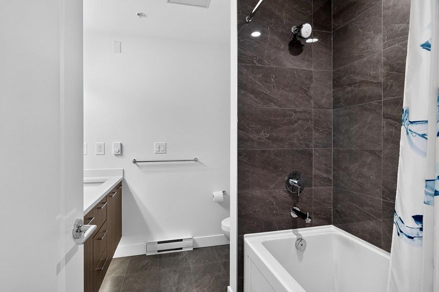561 W 29th Avenue