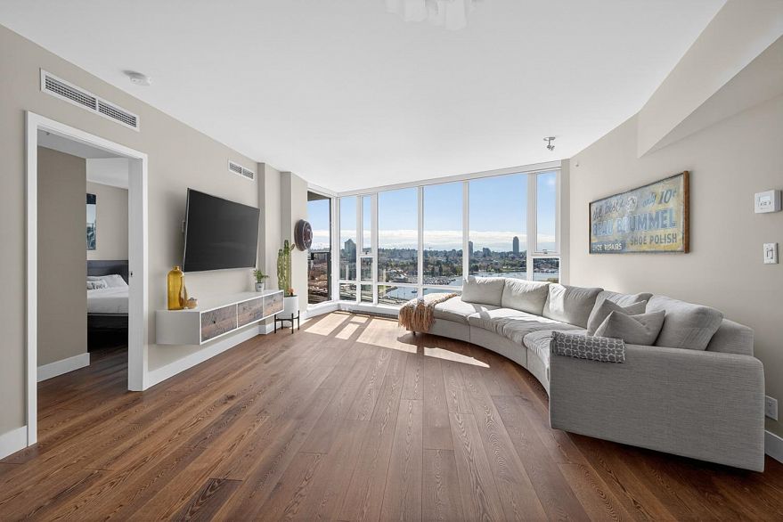 2503 8 Smithe Mews