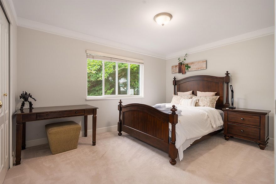 4333 Locarno Crescent