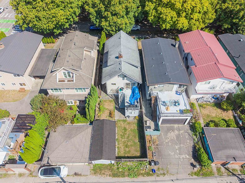 1324 E 10th Avenue