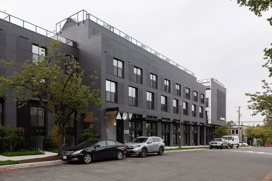 321 1120 E Georgia Street