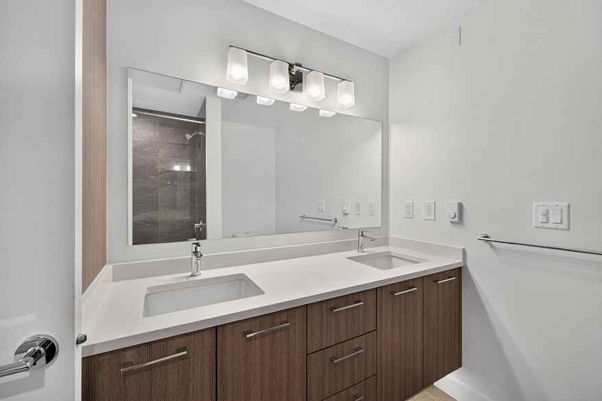 561 W 29th Avenue
