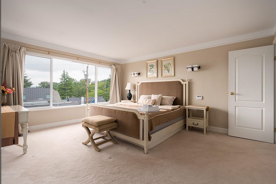 4333 Locarno Crescent