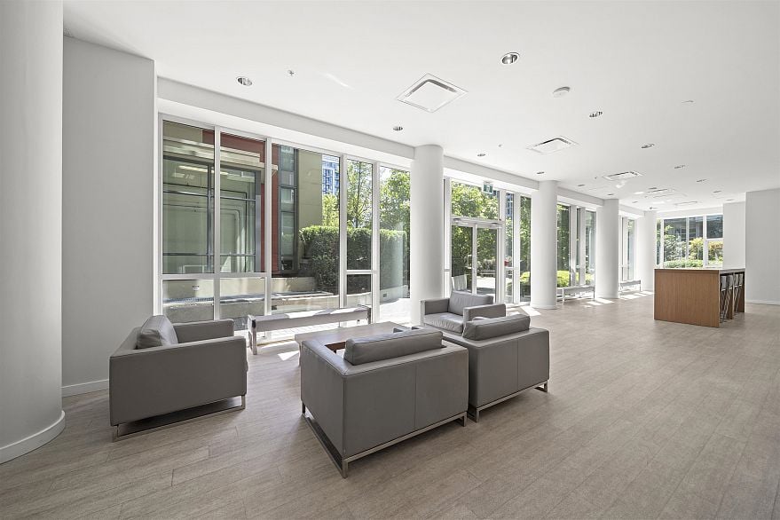 70 W 1st Avenue